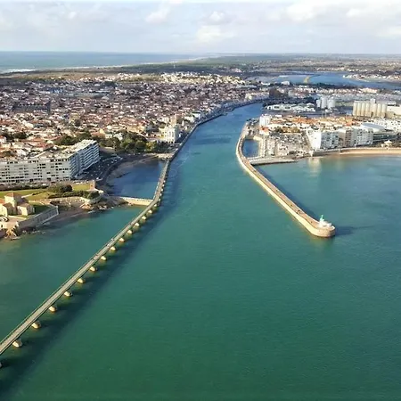 Studio Le Port A 150m De La Plage *